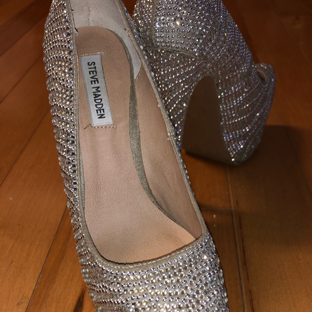 Rare Steve Madden Sparkling Crystal Heels - Picture 8 of 8